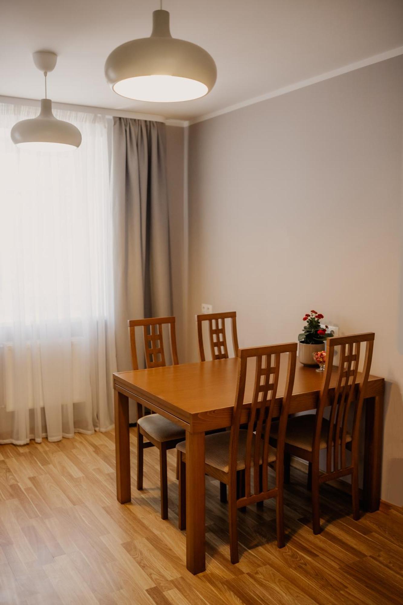 Aparthotel Saules Iela 2A Saldus Habitación foto