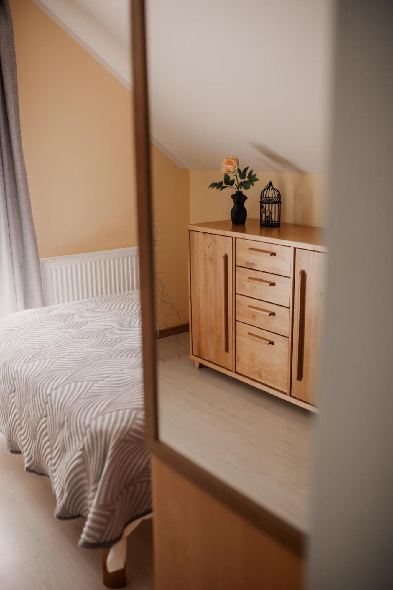 Aparthotel Saules Iela 2A Saldus Habitación foto